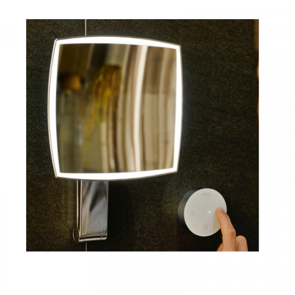 Specchio Per Rasatura Con Luce Keuco Ilook_Move pannello di controllo in vetro dotato di sensori touch 200x200mm Cromo